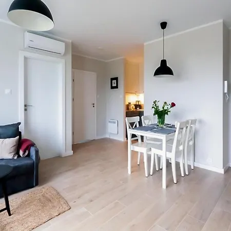 Aesthetic Couples Hideaway By The Coast *