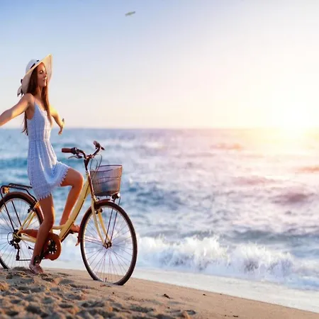 Aesthetic Couples Hideaway By The Coast Dziwnów